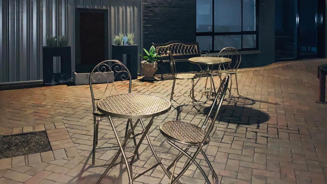 Rochester Tavern Hotel ภายนอก รูปภาพ